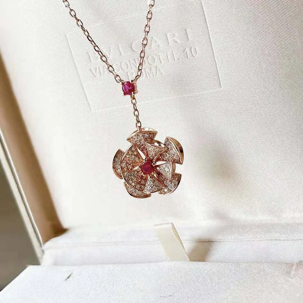 Bvlgari Divas Dream Necklace in 18 Kt Rose Gold for Women