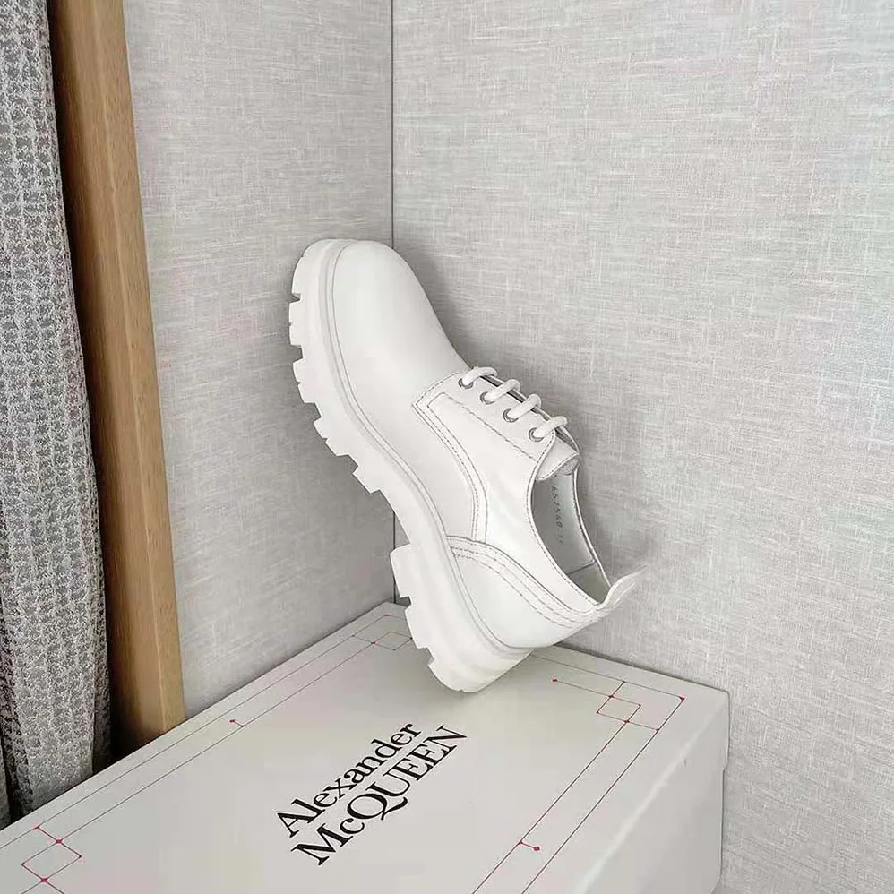 Alexander Mcqueen Wander Lace-Up for Women in White Alexander Mcqueen Wander Lace-Up for Women in White