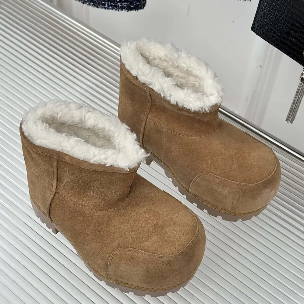 Balenciaga Alaska Fur Bootie in Brown Split Calfskin and White Synthetic Material for Unisex Balenciaga Alaska Fur Bootie in Brown Split Calfskin and White Synthetic Material for Unisex