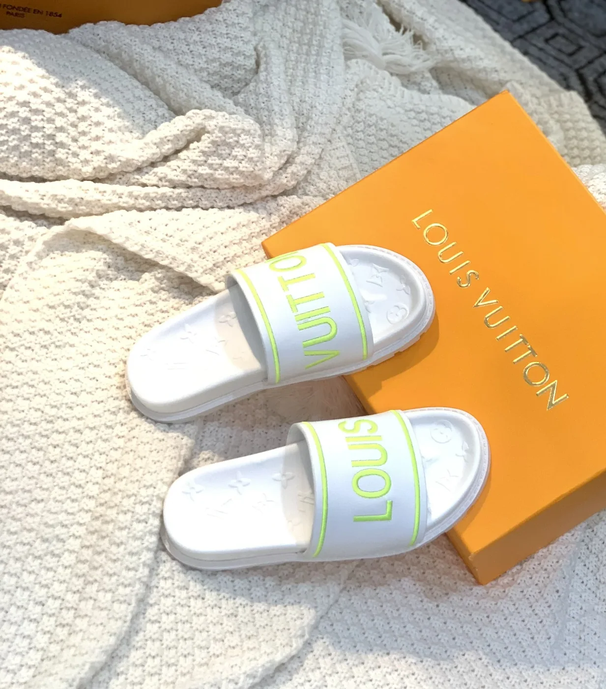 Louis Vuitton Pool Pillow Flat Comfort Mule White for Women