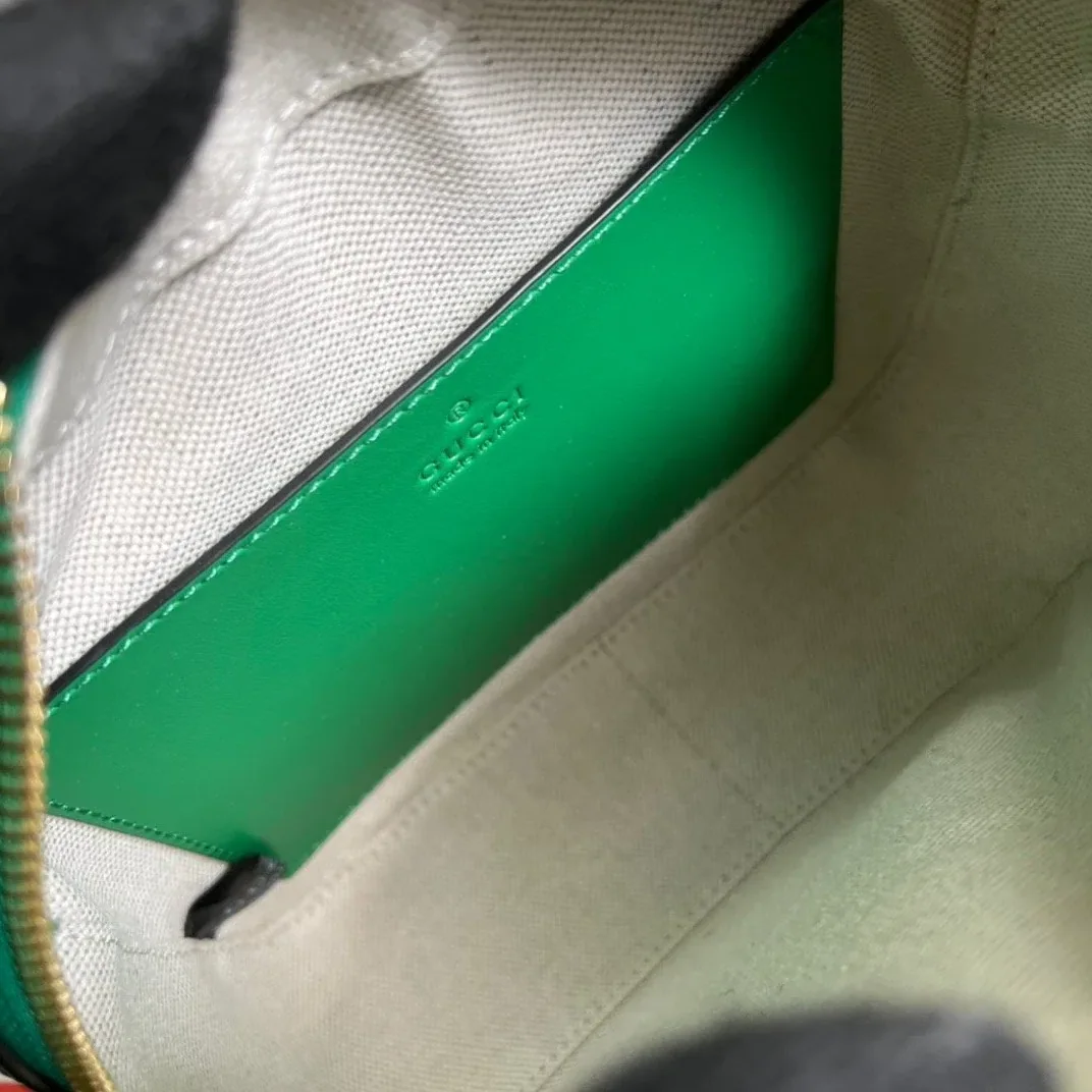 Gucci Matelasse Shoulder Bag in Green Gold Hardware