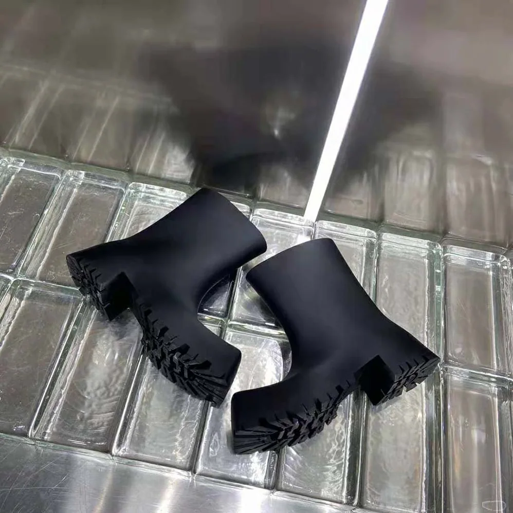 Balenciaga Trooper Rubber Boot in Black for Men
