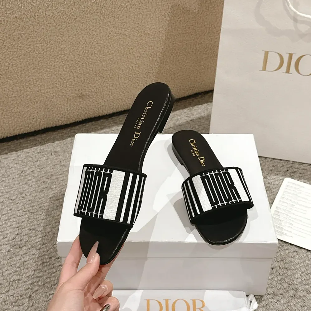 Dior Dway Slide Black and White Cotton Embroidered with Dior Graphique Motif for Women Dior Dway Slide Black and White Cotton Embroidered with Dior Graphique Motif for Women