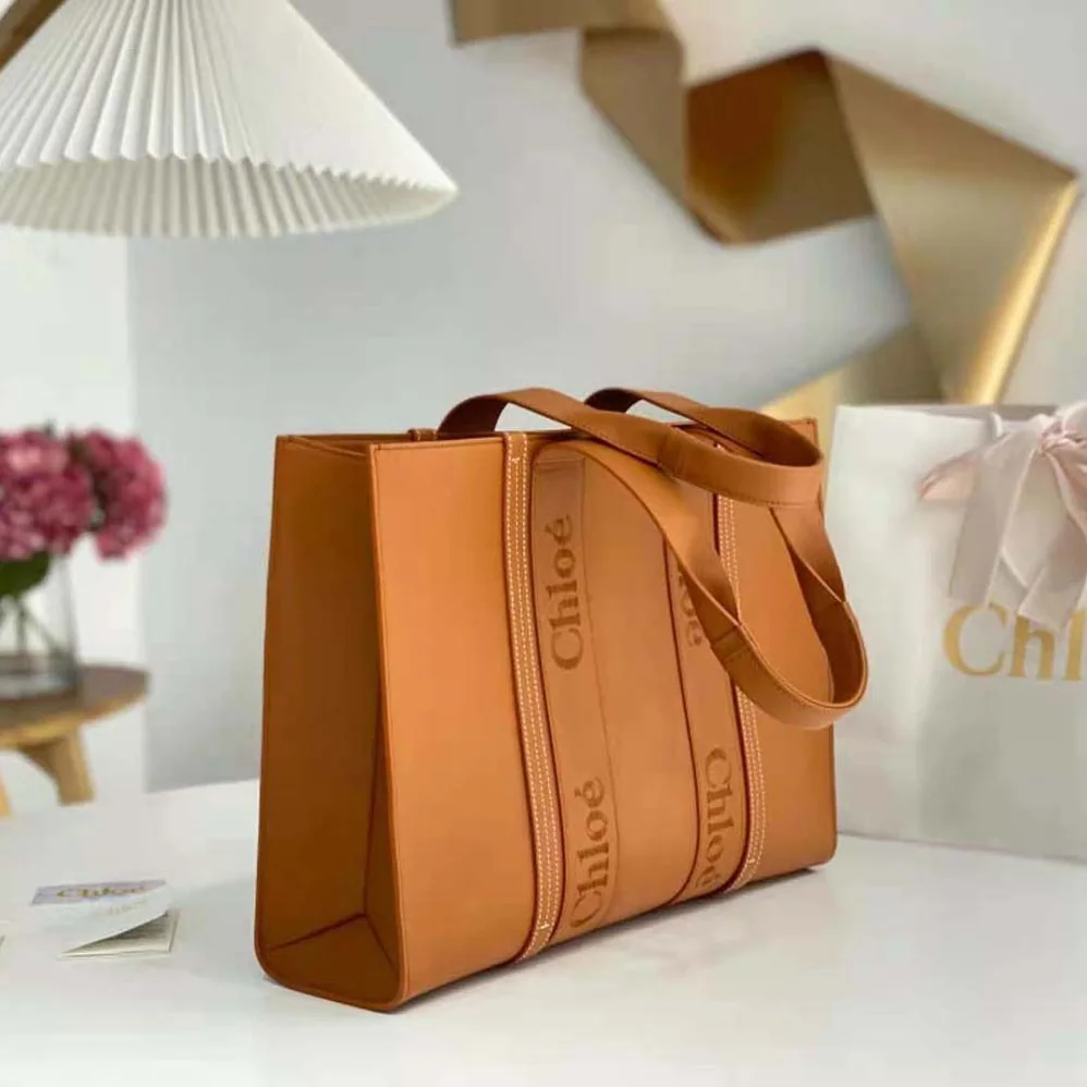 Chloe Large Woody Tote Bag for Women in Brown Chloe Large Woody Tote Bag for Women in Brown