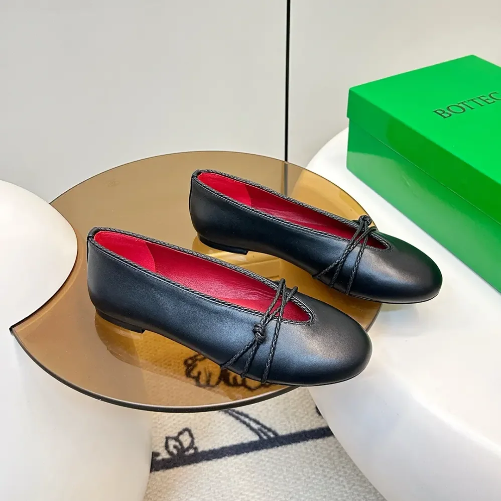 Bottega Veneta Rosa Mary-Jane Ballerina for Women in Black Bottega Veneta Rosa Mary-Jane Ballerina for Women in Black