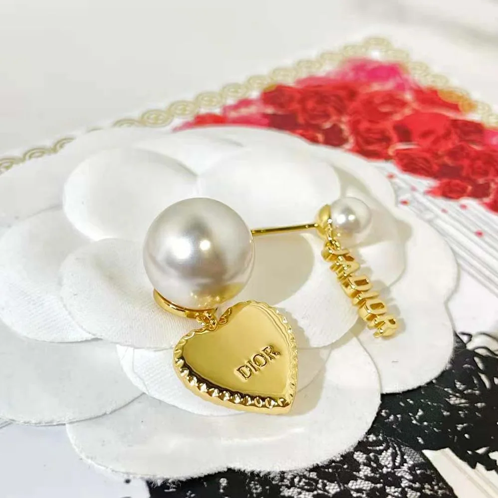 Dior Tribales Earrings Gold for Women in Finish Metal Dior Tribales Earrings Gold for Women in Finish Metal