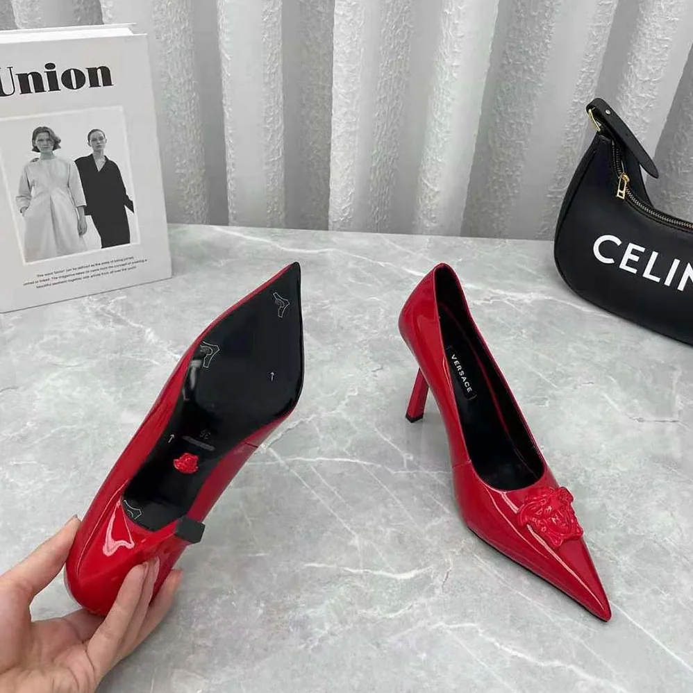 Versace La Medusa Naplak Pumps in 105mm Heel Height for Women in Red