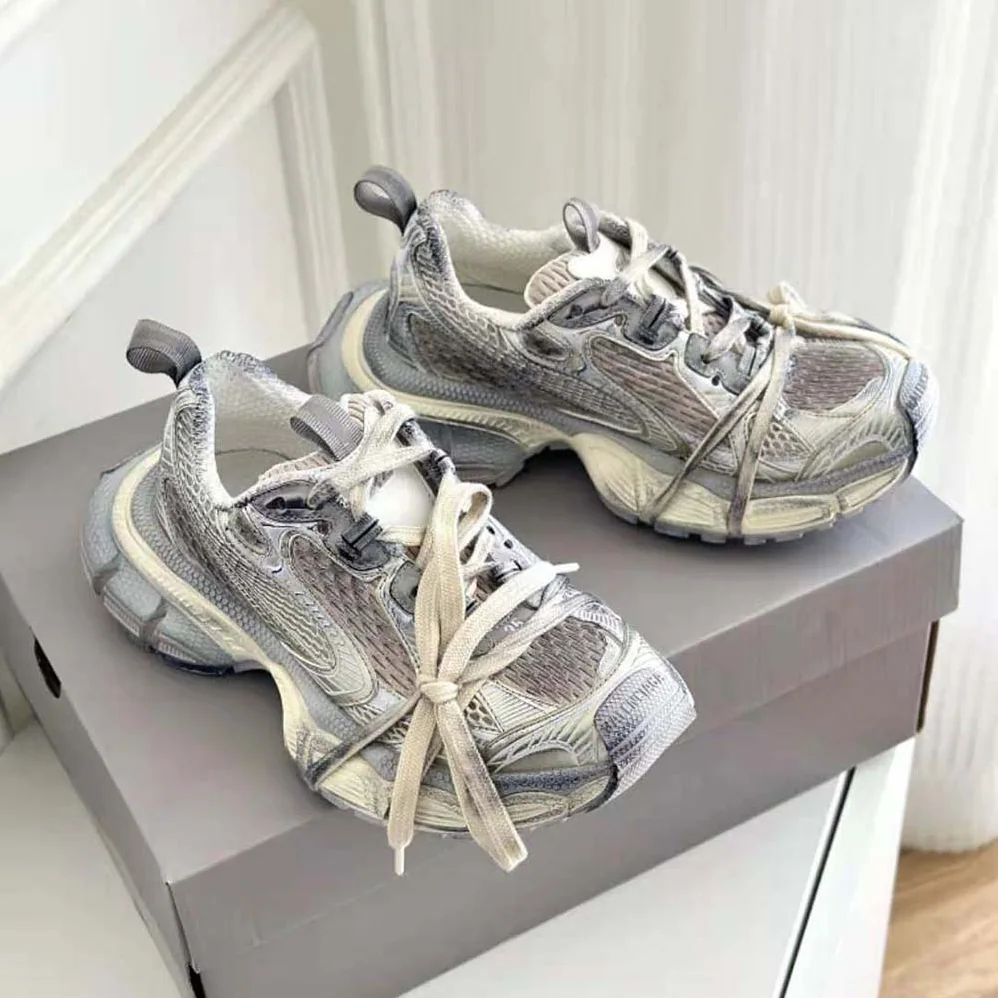 Balenciaga 3XL Sneaker in off White Mesh and Polyurethane for Unisex Balenciaga 3XL Sneaker in off White Mesh and Polyurethane for Unisex