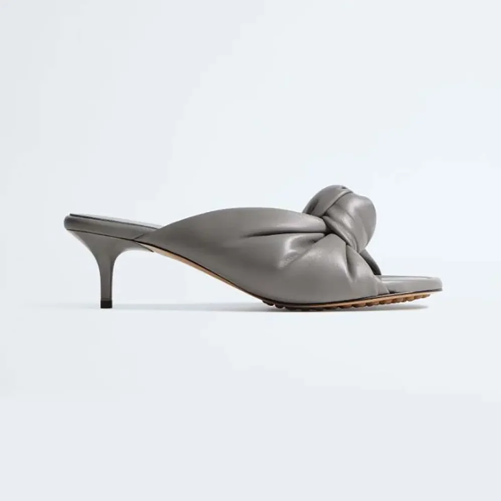 Bottega Veneta Cherry Mule in Supple Nappa Leather for Women in Basalt Bottega Veneta Cherry Mule in Supple Nappa Leather for Women in Basalt