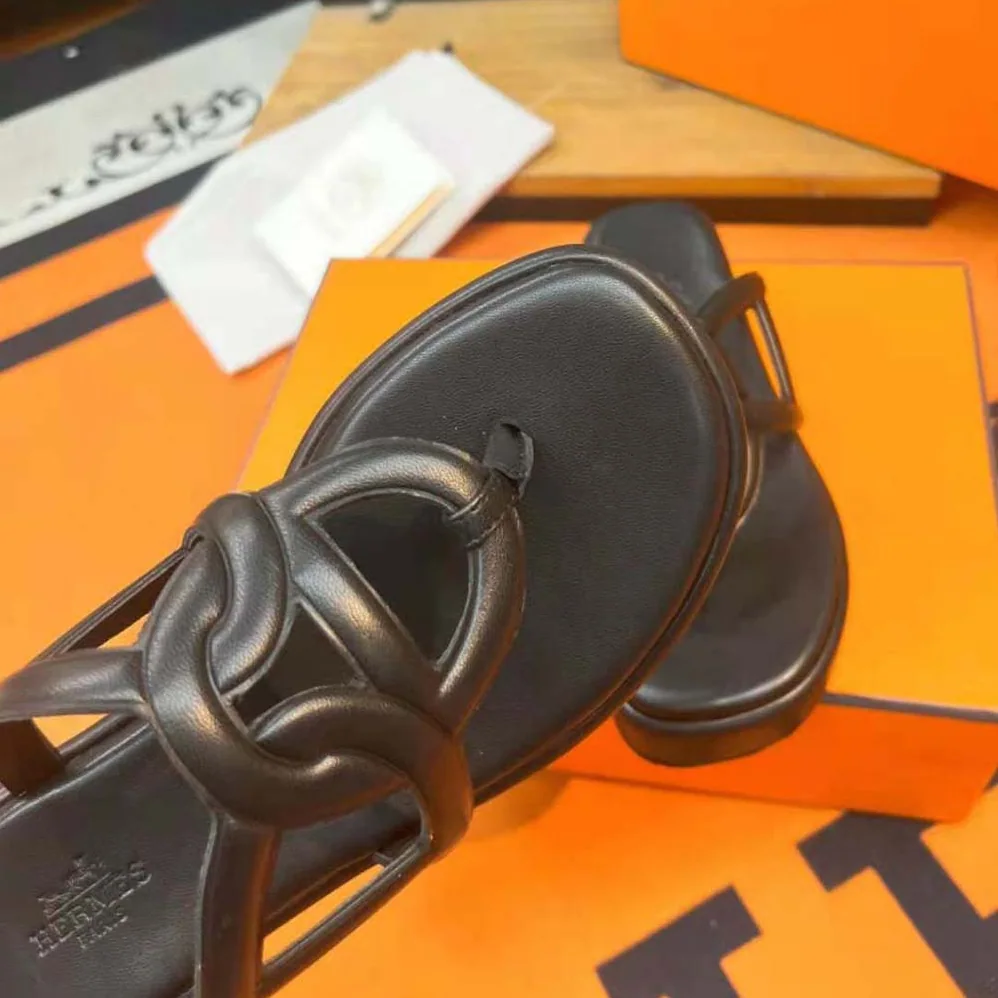 Hermes Gipsy Sandal in Nappa Leather for Women in Black