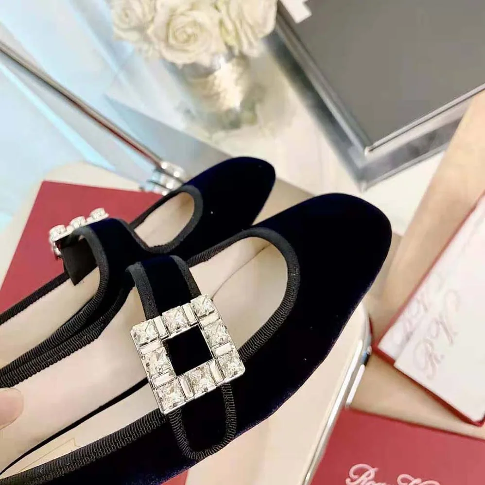 Roger Vivier Très Vivier Strass Buckle Babies Ballerinas in Velvet for Women Roger Vivier Très Vivier Strass Buckle Babies Ballerinas in Velvet for Women