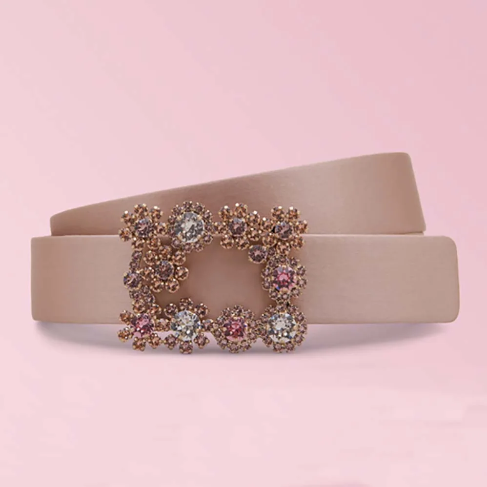 Roger Vivier Wome Flowers Belt in Silk Satin in Sandy