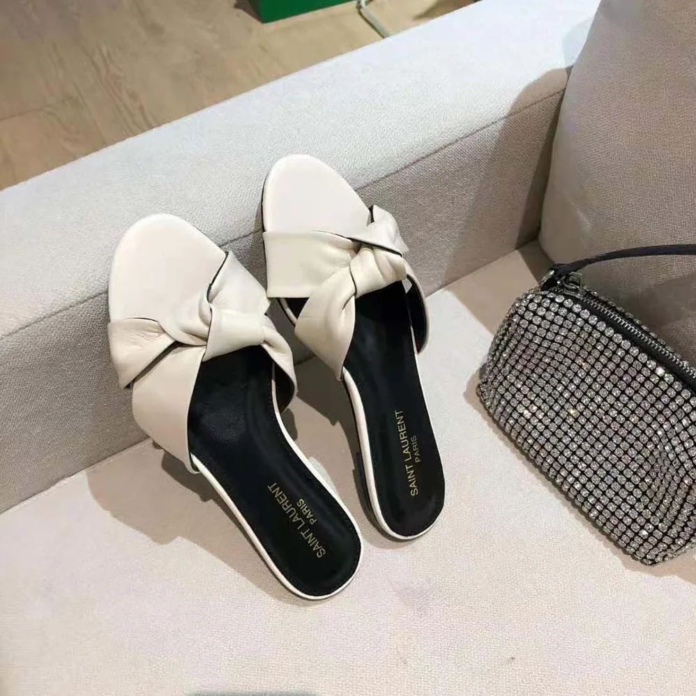 Saint Laurent YSL Bianca Flat Mules in Smooth Leather for Women in White Saint Laurent YSL Bianca Flat Mules in Smooth Leather for Women in White