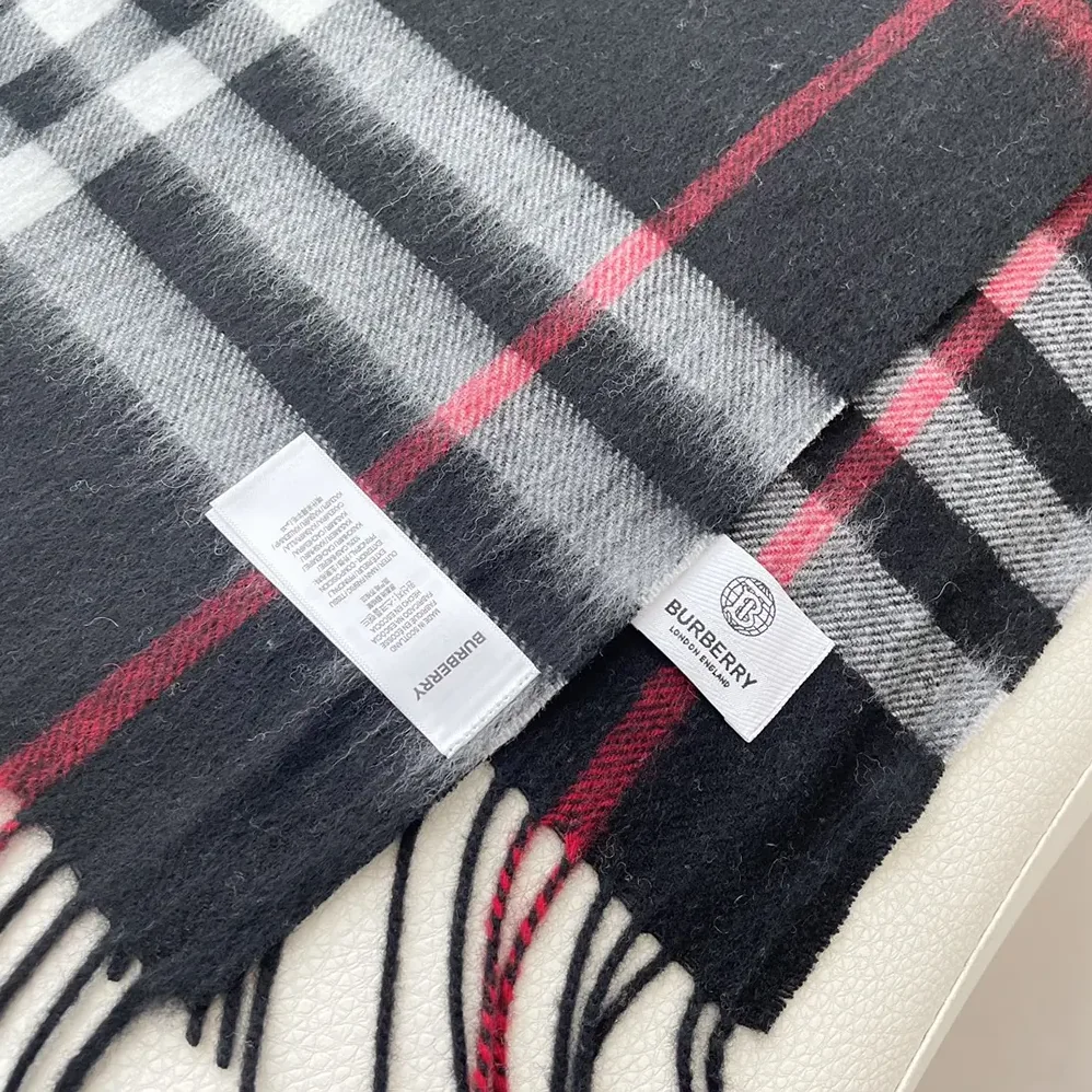 Burberry Check Cashmere Scarf for Unisex in Black Burberry Check Cashmere Scarf for Unisex in Black