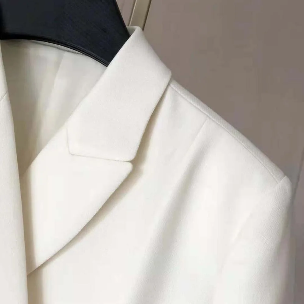 Dior 30 Montaigne Bar Jacket White Double for Women in Breasted Wool and Silk Dior 30 Montaigne Bar Jacket White Double for Women in Breasted Wool and Silk