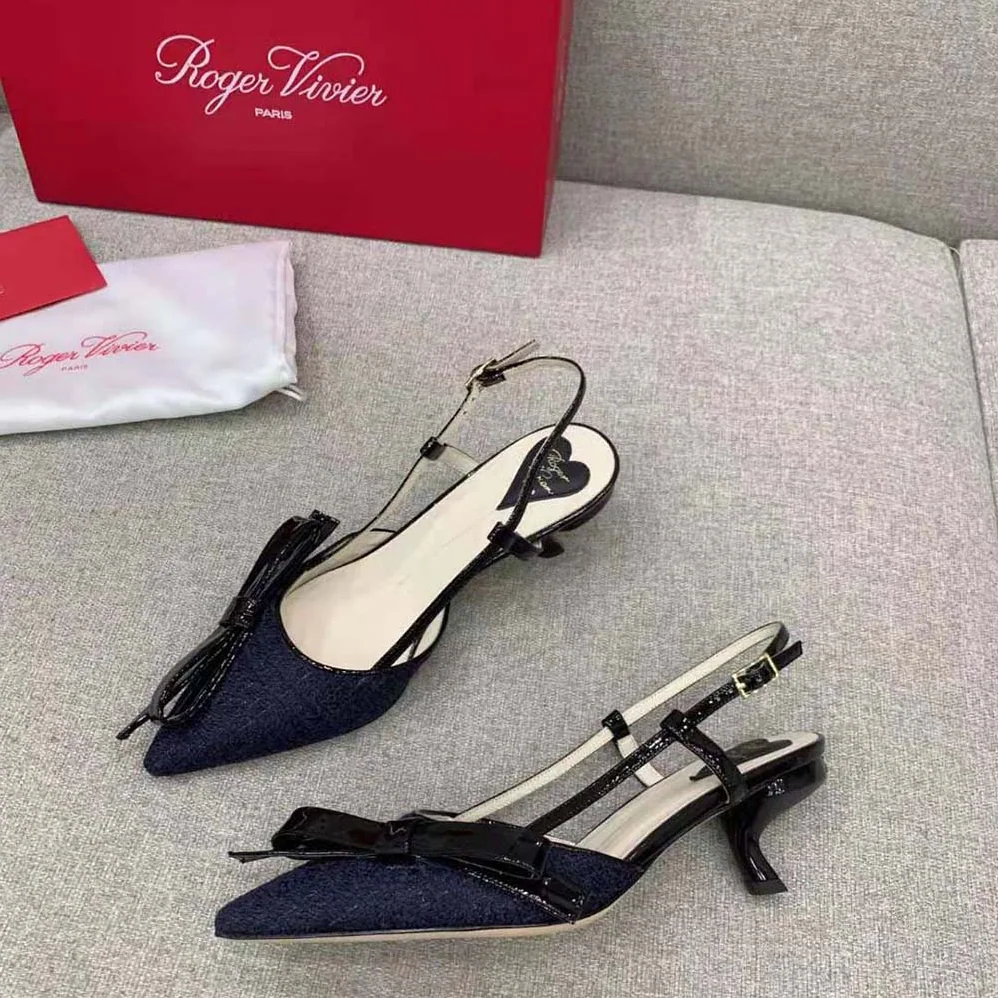 Roger Vivier Virgule Bow Slingback Pumps in Fabric for Women in Black Roger Vivier Virgule Bow Slingback Pumps in Fabric for Women in Black