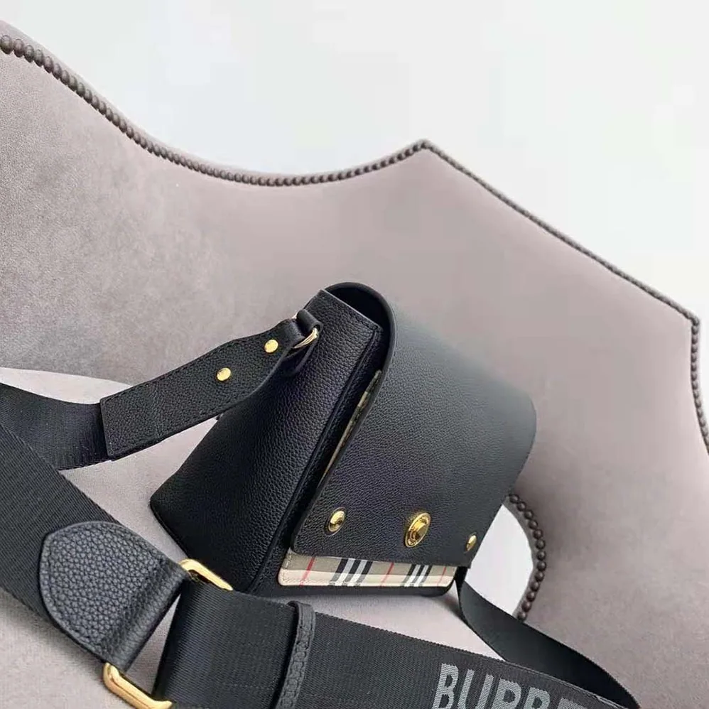 Burberry Leather and Vintage Check Note Crossbody Bag for Women in Black Burberry Leather and Vintage Check Note Crossbody Bag for Women in Black