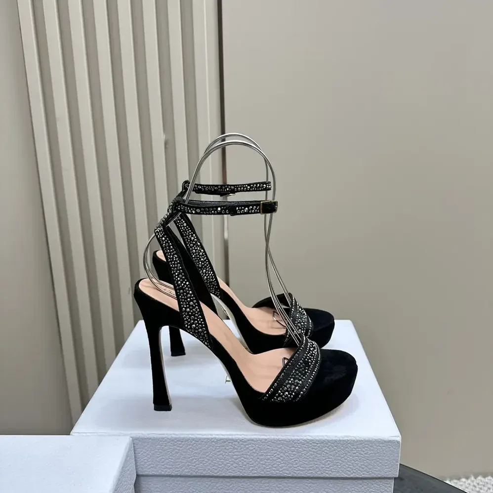 Dior Or Dway Heeled Sandal Black Cotton Embroidered with Thread and Silver for Women in Tone Strass Dior Or Dway Heeled Sandal Black Cotton Embroidered with Thread and Silver for Women in Tone Strass