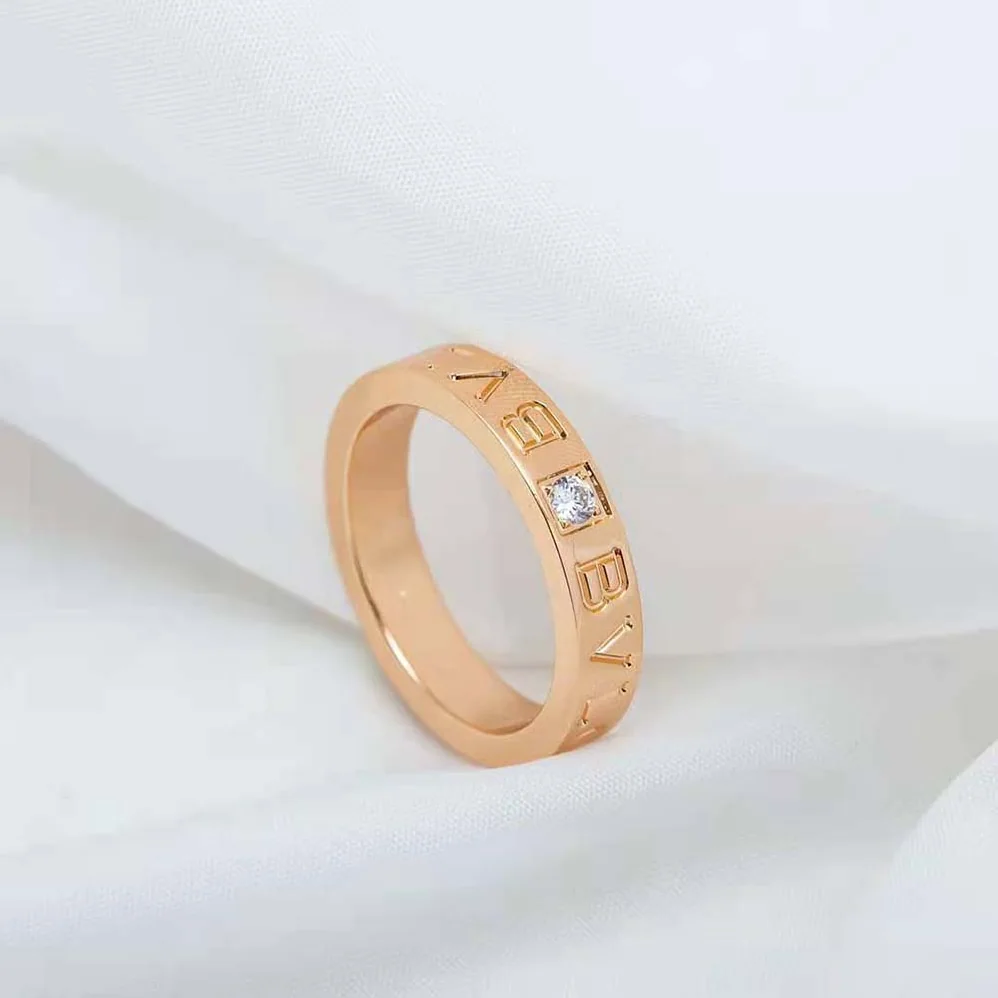 Bvlgari Bvlgari Bvlgari Ring 18 KT Rose Gold Ring with Diamond for Women in Gold Bvlgari Bvlgari Bvlgari Ring 18 KT Rose Gold Ring with Diamond for Women in Gold