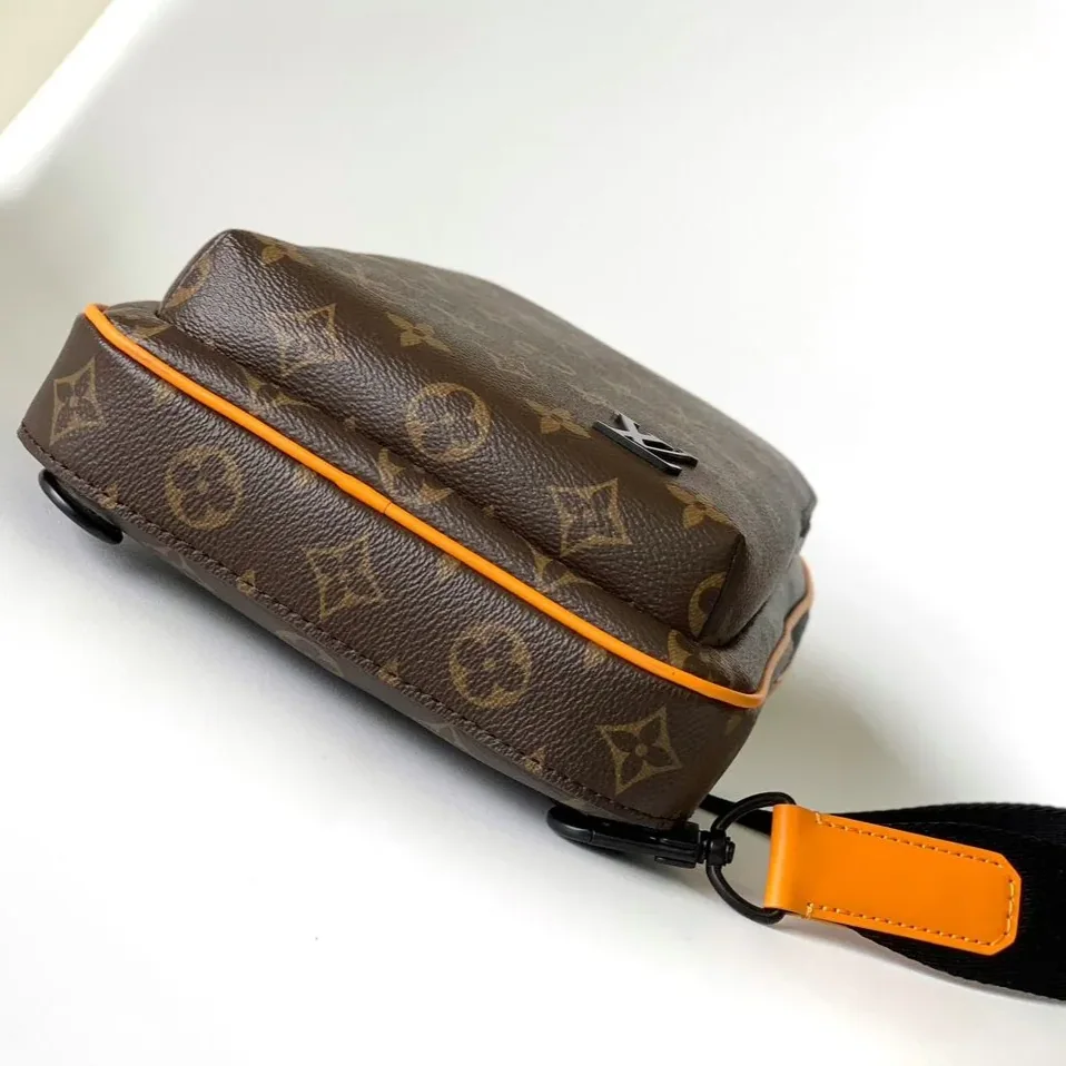 Louis Vuitton Avenue NM Slingbag Brown / Louis Vuitton Avenue NM Slingbag Brown /