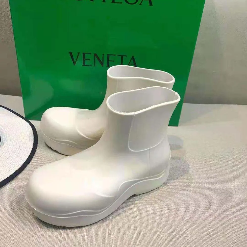 Bottega Veneta Puddle Ankle Boot for Unisex in White
