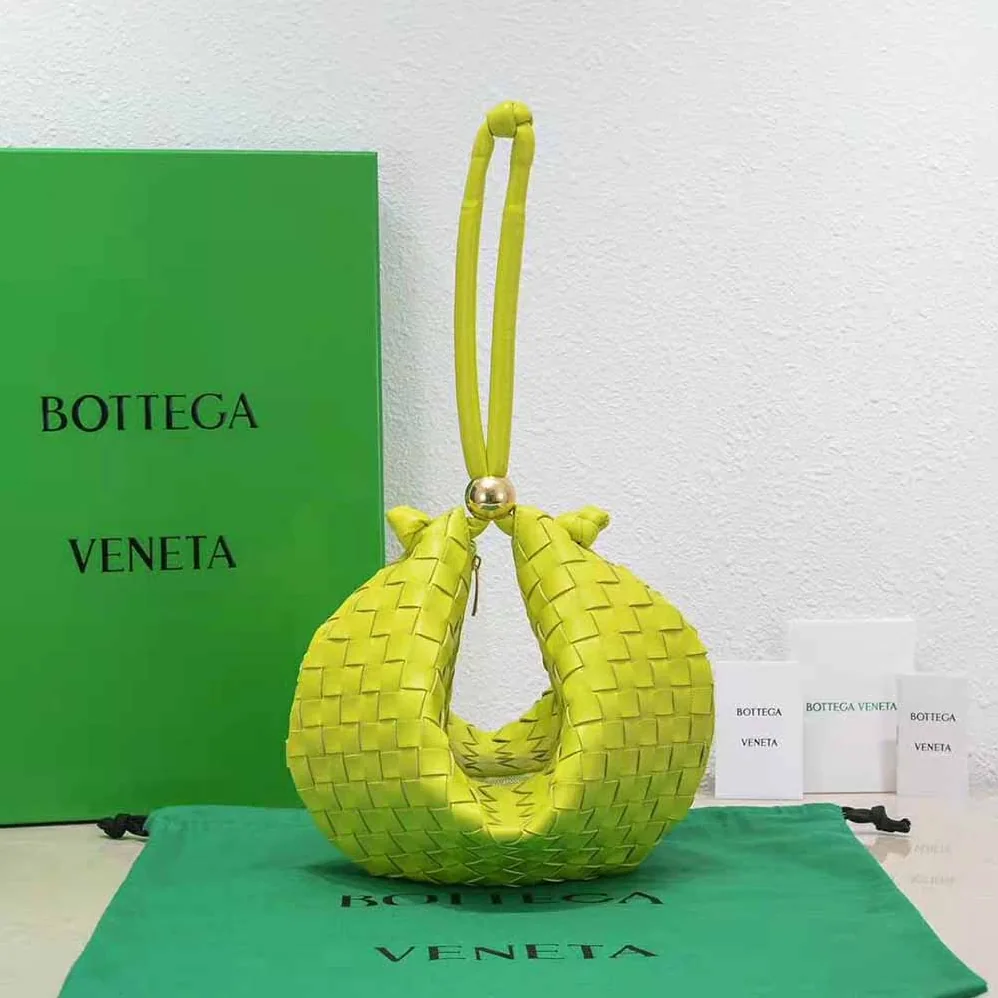 Bottega Veneta Turn Medium Intrecciato Leather Pouch with Adjustable Strap for Women in Lime