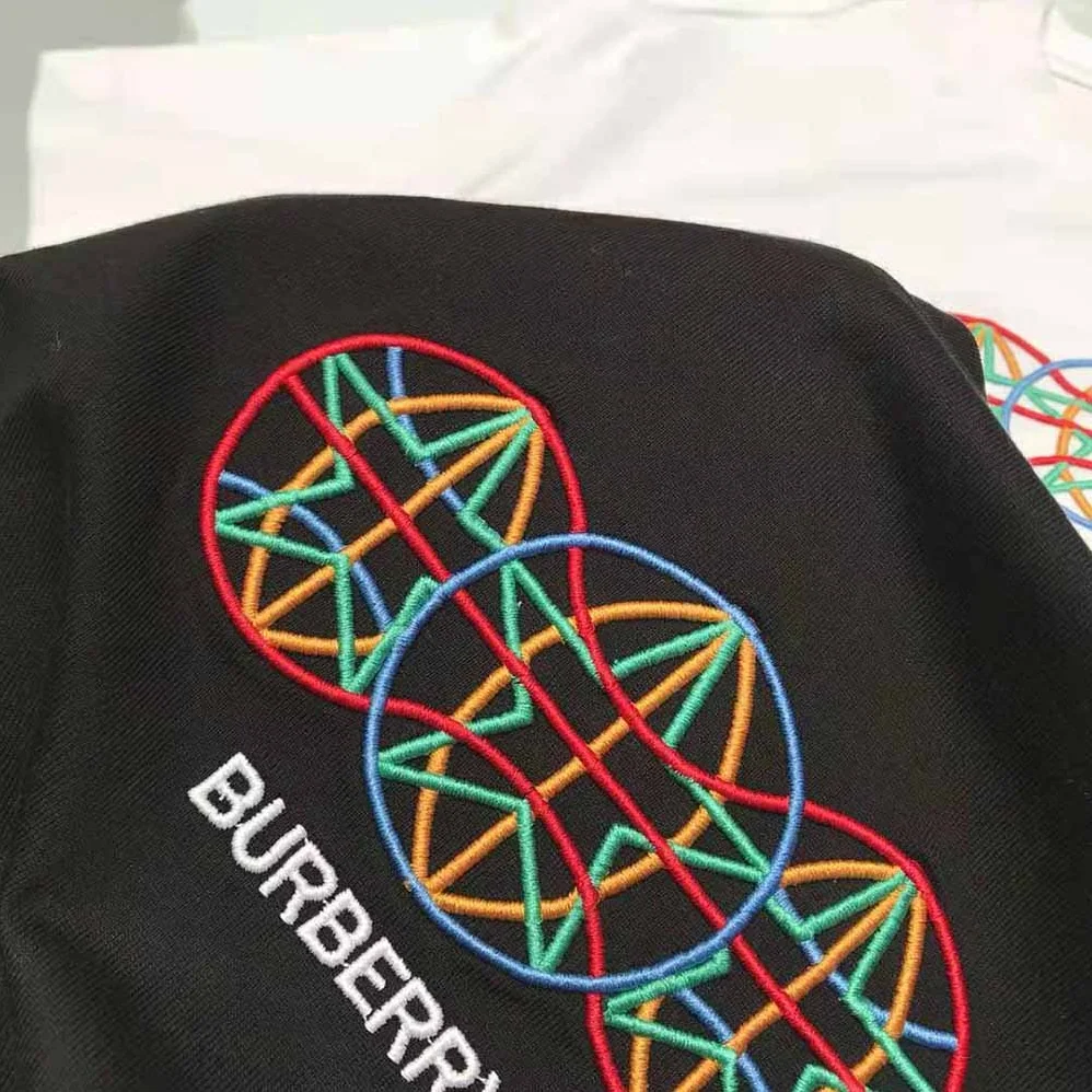 Burberry Embroidered Globe Graphic Cotton Oversized T for Men in shirt