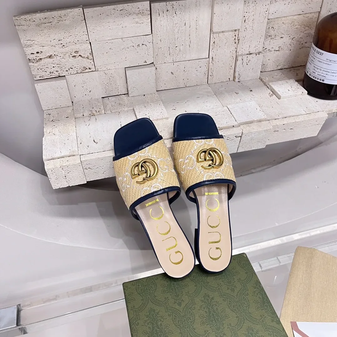 Gucci GG Raffia Effect Slide Purple for Women
