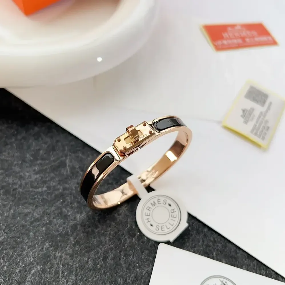 Hermes Mini Clic Kelly Bracelet for Unisex in Black Hermes Mini Clic Kelly Bracelet for Unisex in Black