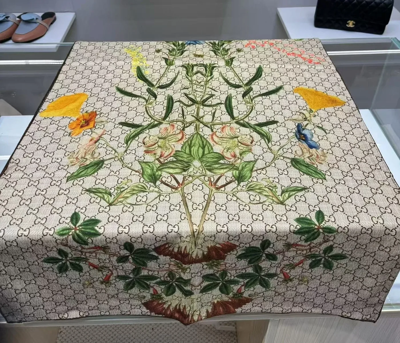 Gucci Floral Cashmere Monogram Scarf / Gucci Floral Cashmere Monogram Scarf /