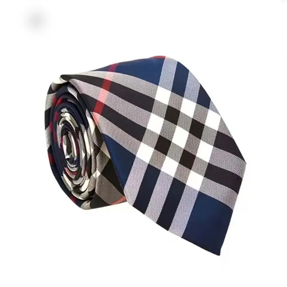 Burberry Classic Cut Vintage Check Silk Tie for Men in Navy