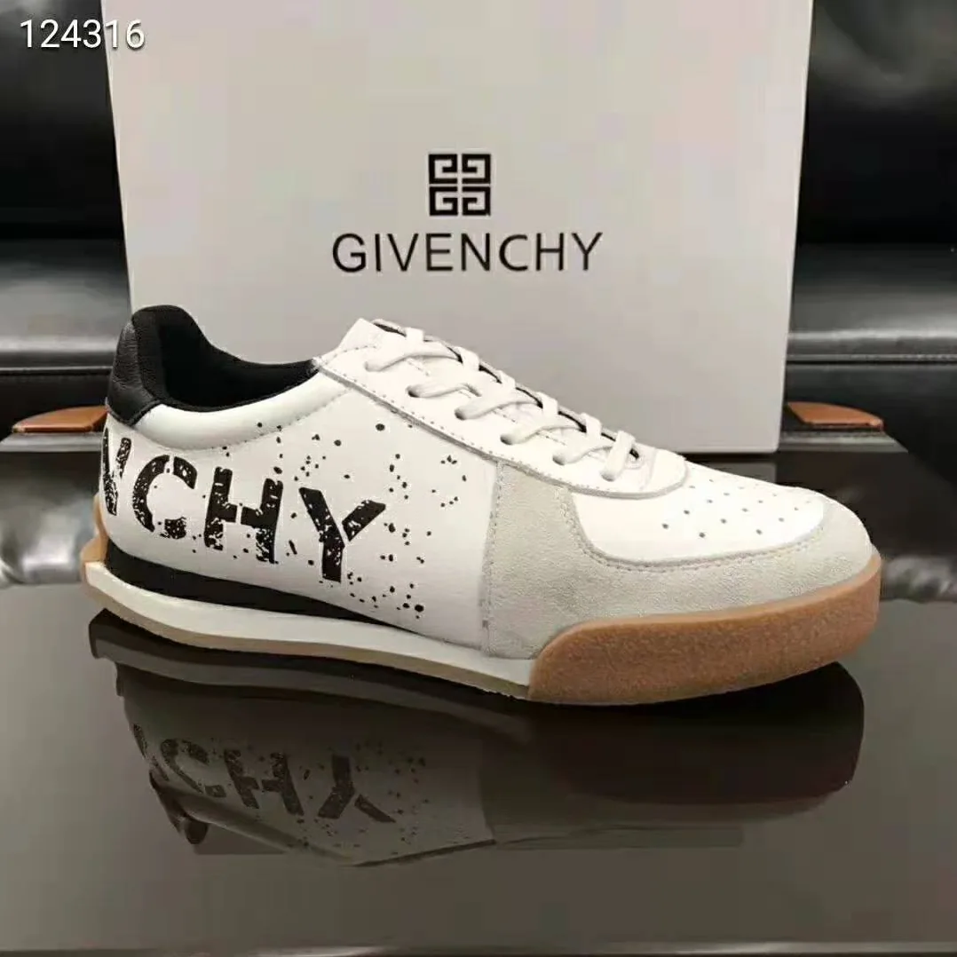 Givenchy Low Sneakers in Leather for Men in White Givenchy Low Sneakers in Leather for Men in White
