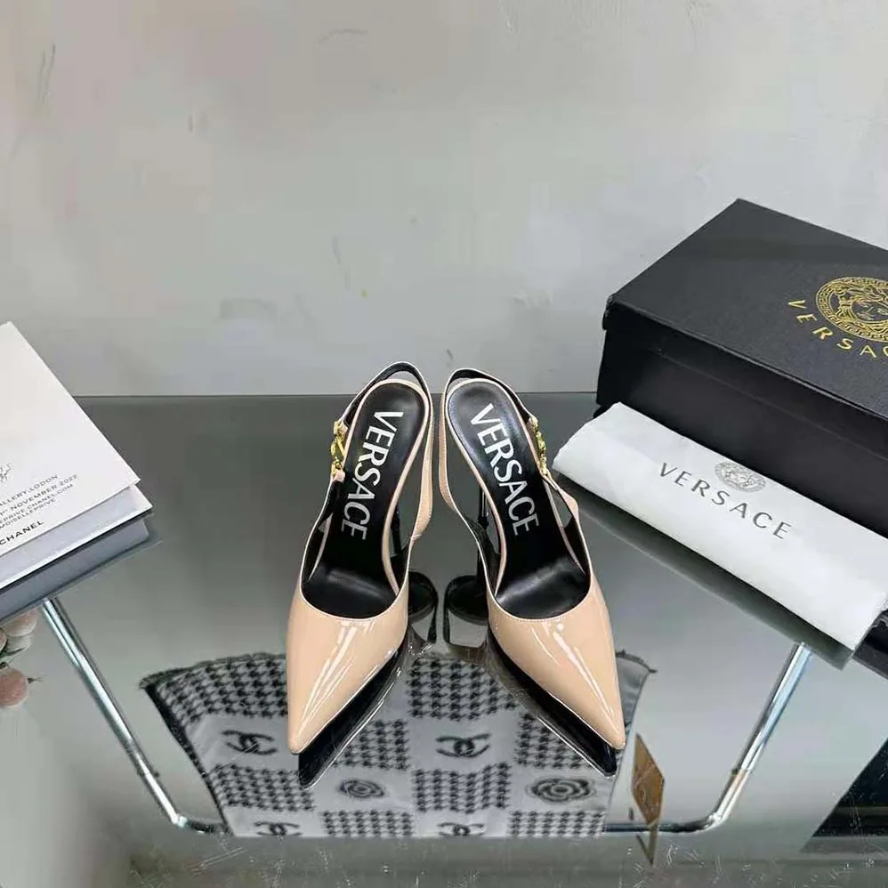 Versace Medusa '95 Slingback Pumps for Women in Pink Versace Medusa '95 Slingback Pumps for Women in Pink