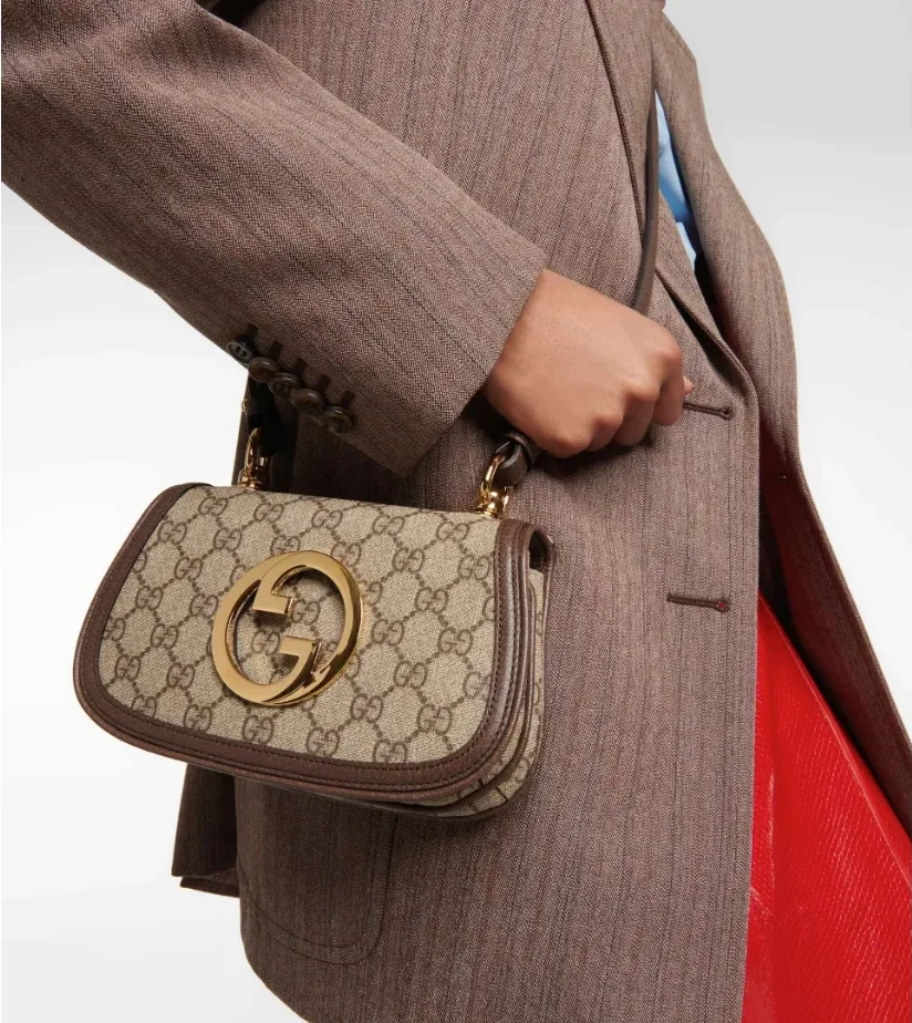 Gucci Blondie Small Shoulder Bag in Beige Gold Hardware Gucci Blondie Small Shoulder Bag in Beige Gold Hardware