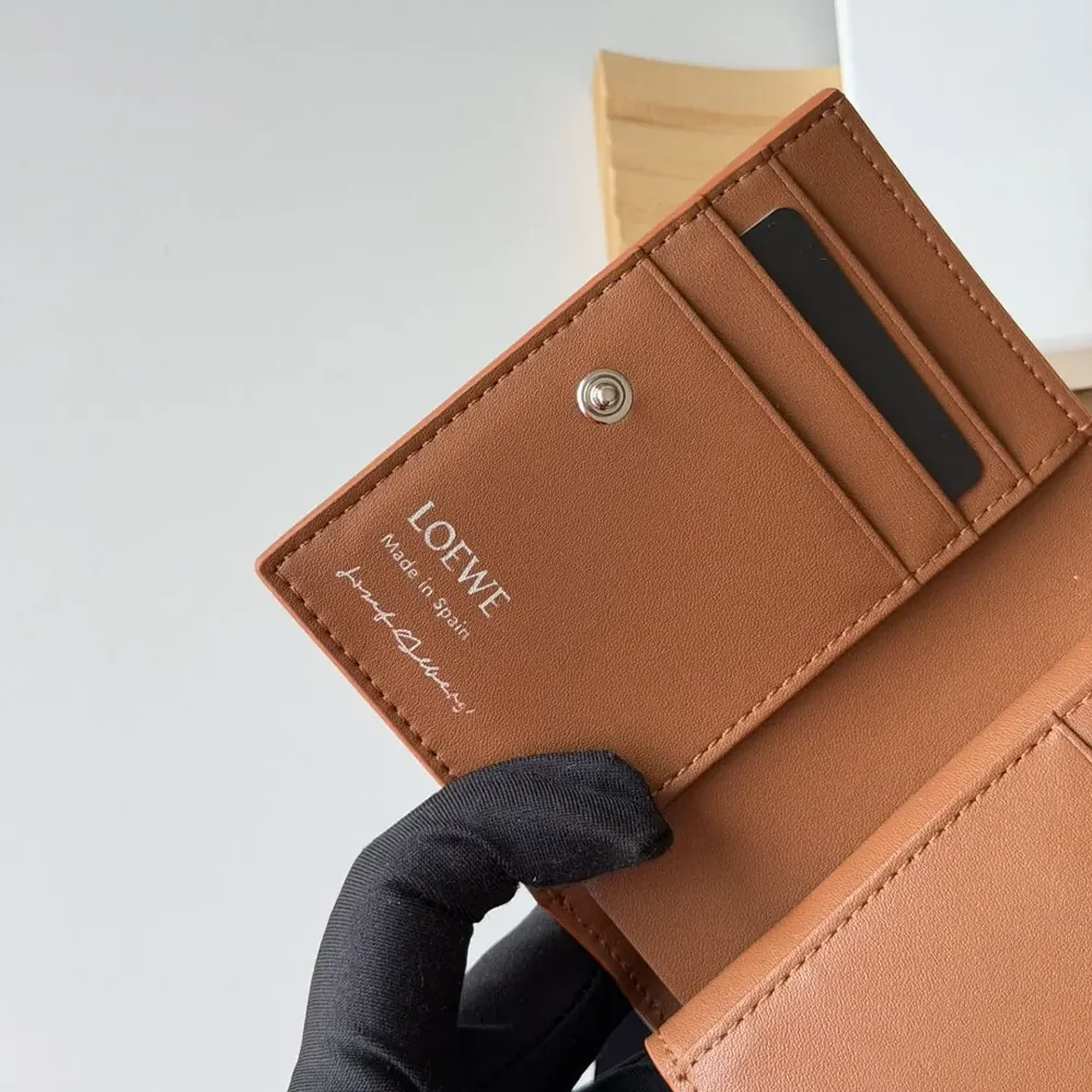 Loewe Compact Wallet in Nappa Calfskin for Unisex in Brown Loewe Compact Wallet in Nappa Calfskin for Unisex in Brown