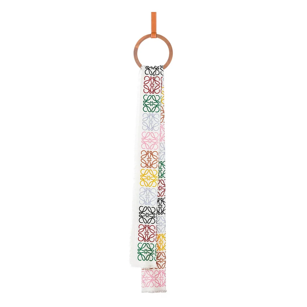 Loewe Anagram Lines Scarf in Wool and Cashmere for Women in White Loewe Anagram Lines Scarf in Wool and Cashmere for Women in White
