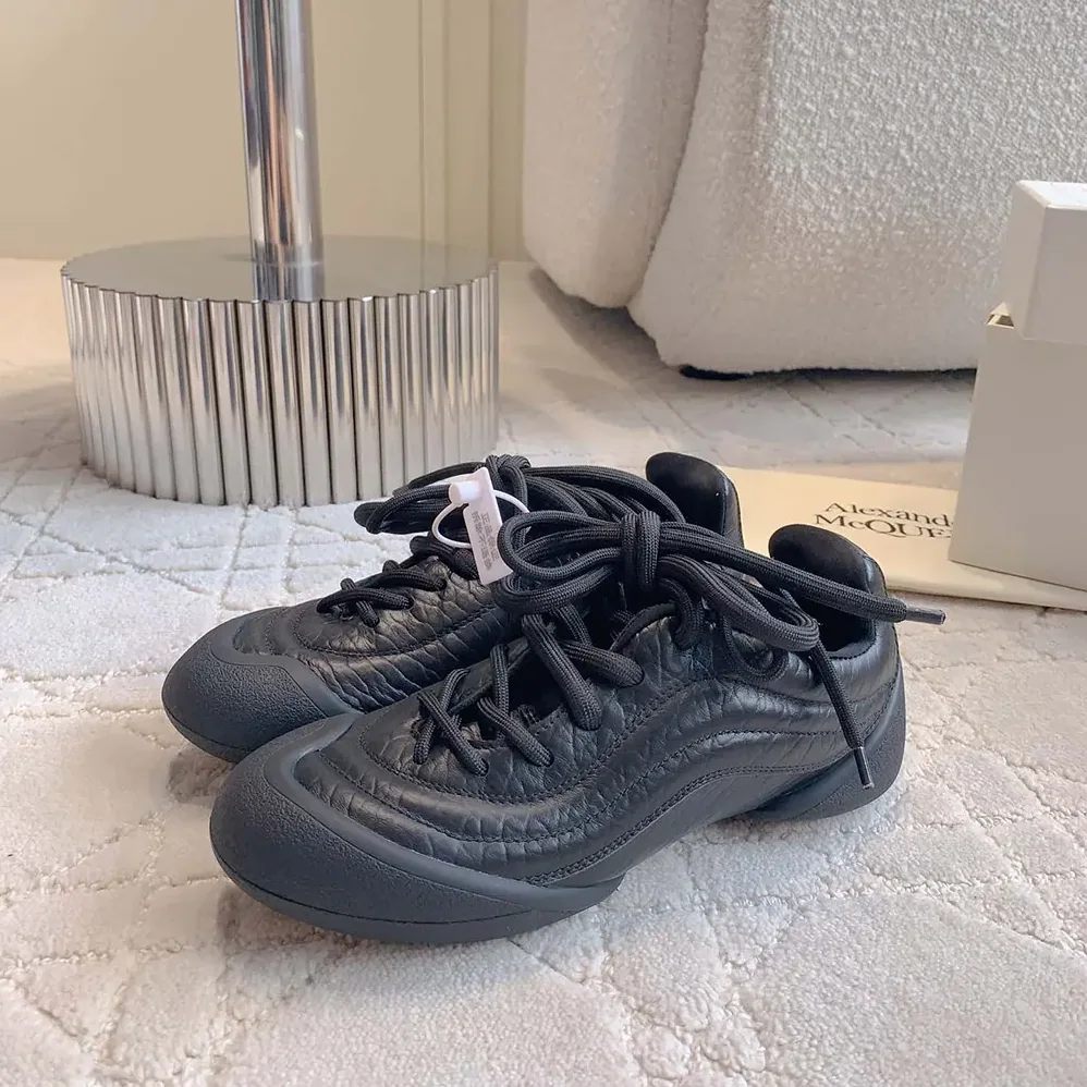 Alexander Mcqueen Flexion Sneaker in Black for Unisex Alexander Mcqueen Flexion Sneaker in Black for Unisex