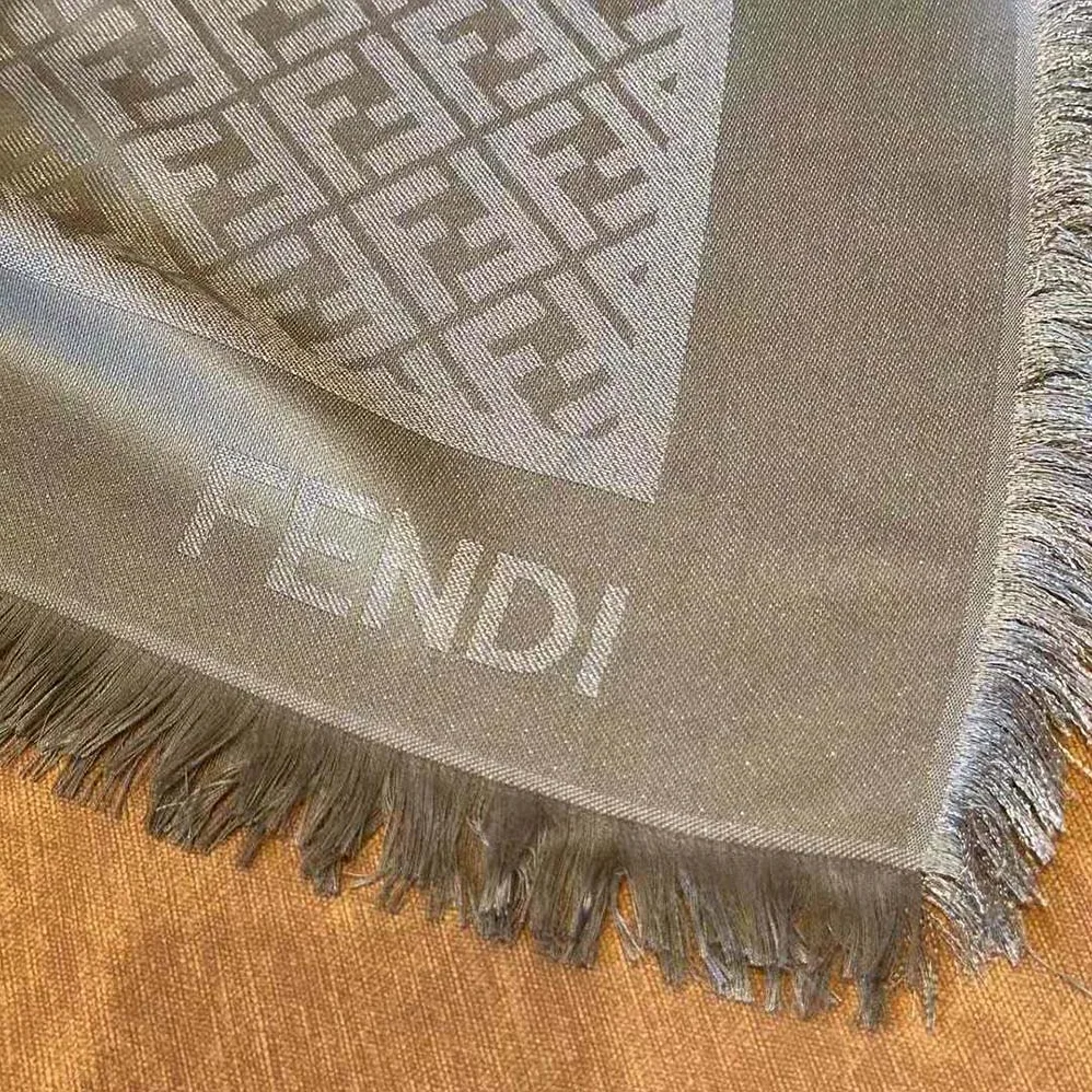 Fendi FF Shawl Dove Gray Lurex for Unisex Fendi FF Shawl Dove Gray Lurex for Unisex