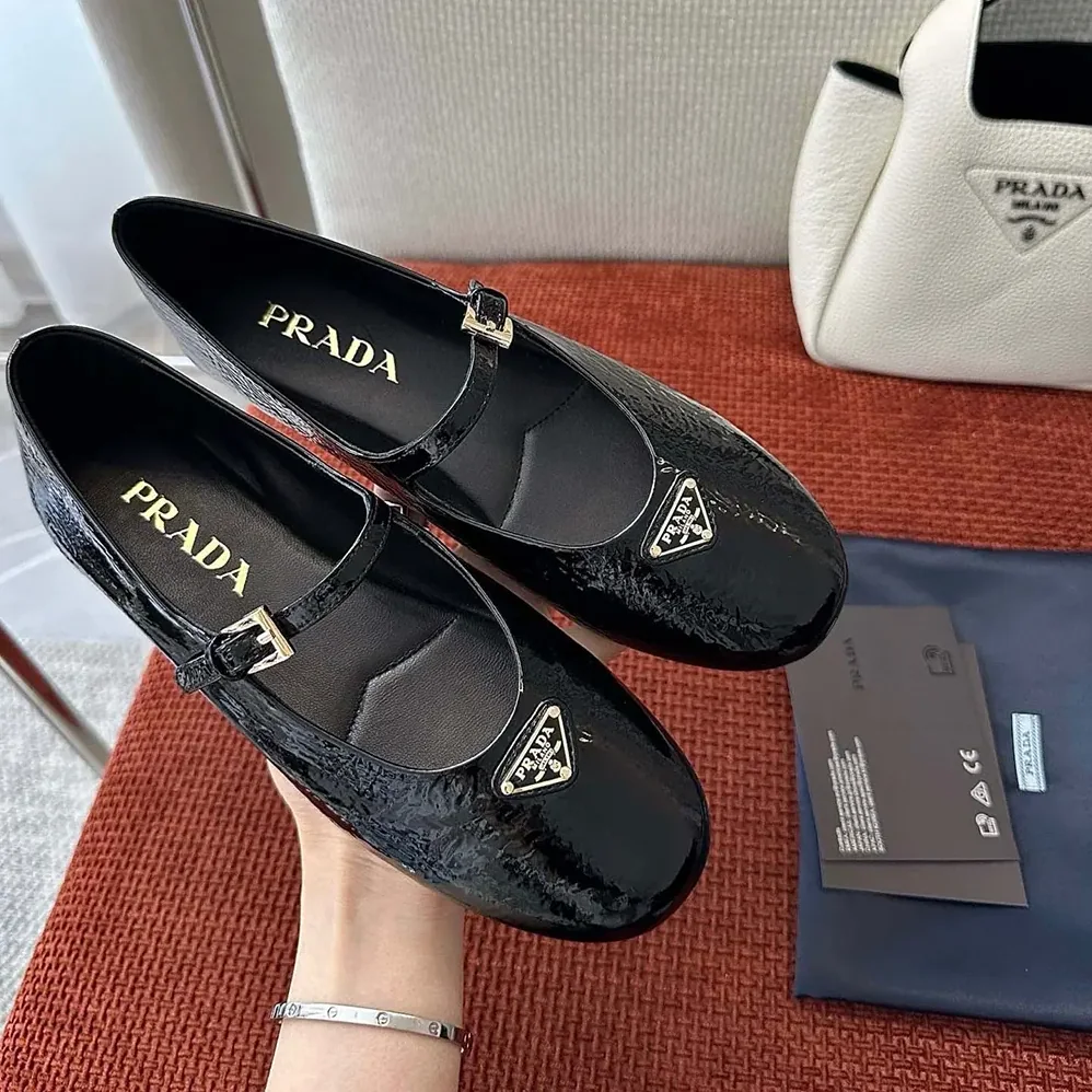 Prada Naplak Patent Leather Ballerinas for Women in Black Prada Naplak Patent Leather Ballerinas for Women in Black