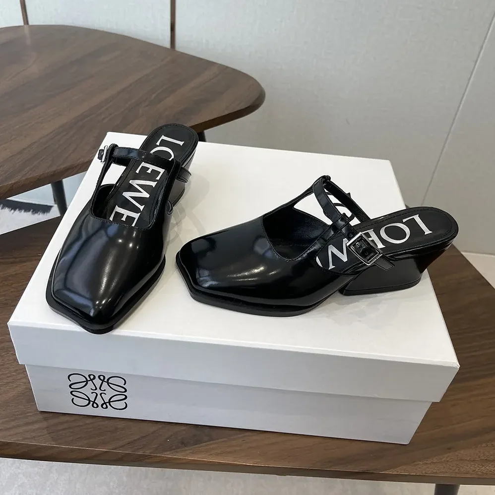 Loewe Onda Mule In Brushed Calfskin for Women in Black
