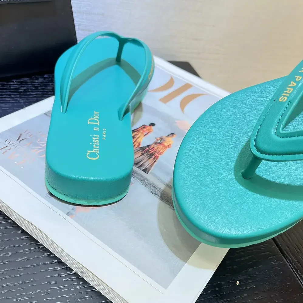 Dior Diorsea Thong Sandal Aquamarina Leather for Women in Effect Fabric Dior Diorsea Thong Sandal Aquamarina Leather for Women in Effect Fabric