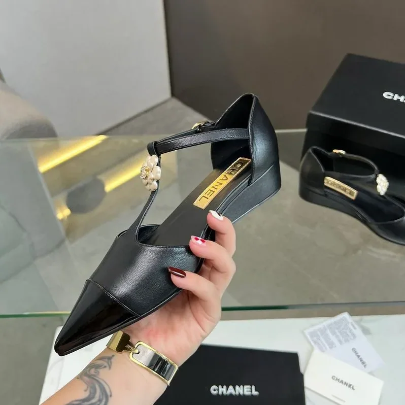 Chanel Flower Casual Black