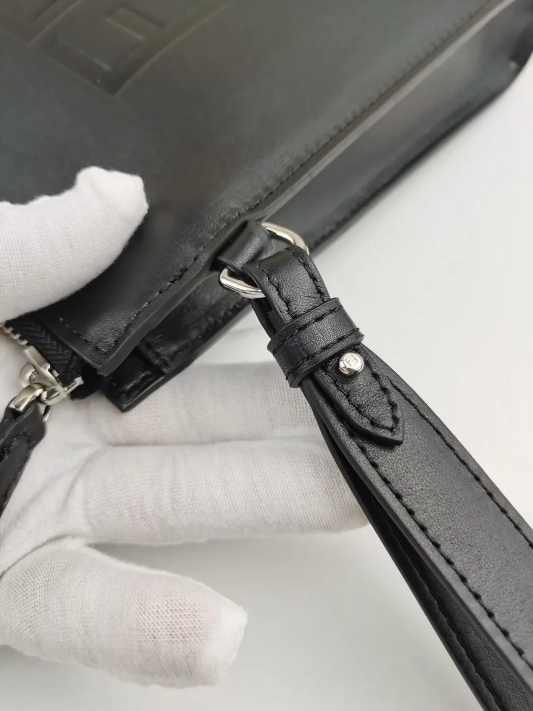 Fendi Flat Pouch In Black / FF 7VA491AFBFF0GXN Fendi Flat Pouch In Black / FF 7VA491AFBFF0GXN