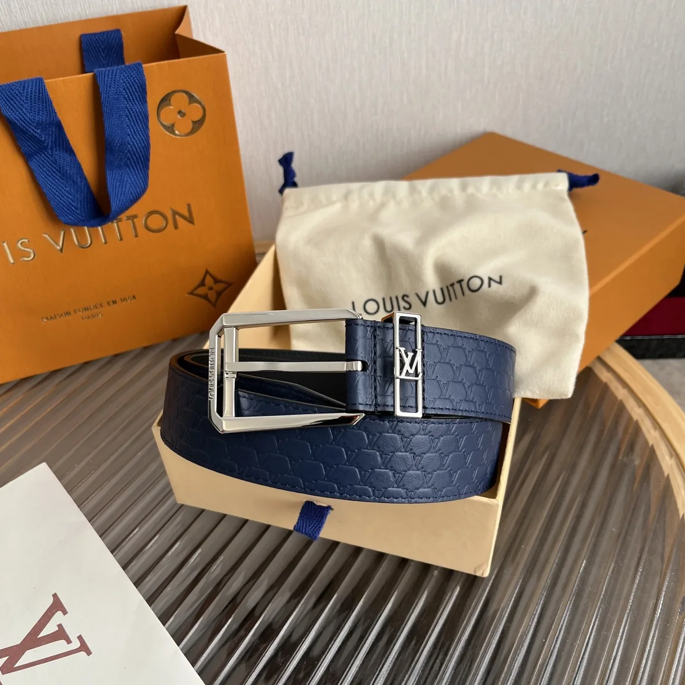 Louis Vuitton Reversible Blason Belt Navy Blue & Black Louis Vuitton Reversible Blason Belt Navy Blue & Black