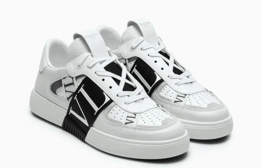 Amazing Garavani White in Black Sneakers