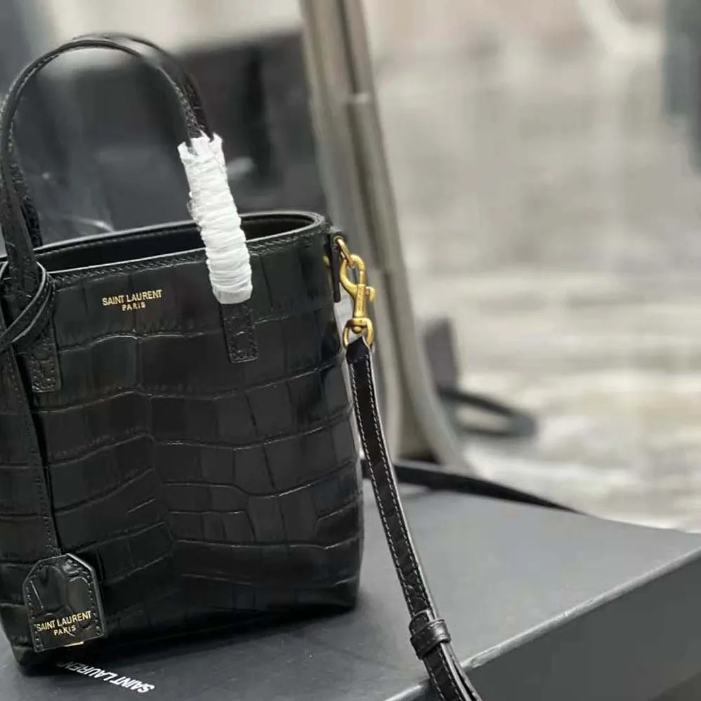 Saint Laurent YSL Saint Laurent Paris Mini Toy Shopping in Crocodile for Women in Embossed Leather Saint Laurent YSL Saint Laurent Paris Mini Toy Shopping in Crocodile for Women in Embossed Leather