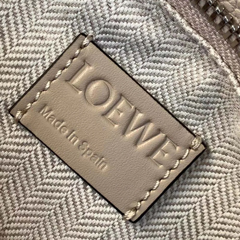 Loewe Puzzle Small Bag in Classic Calf Leather for Women in Beige Loewe Puzzle Small Bag in Classic Calf Leather for Women in Beige