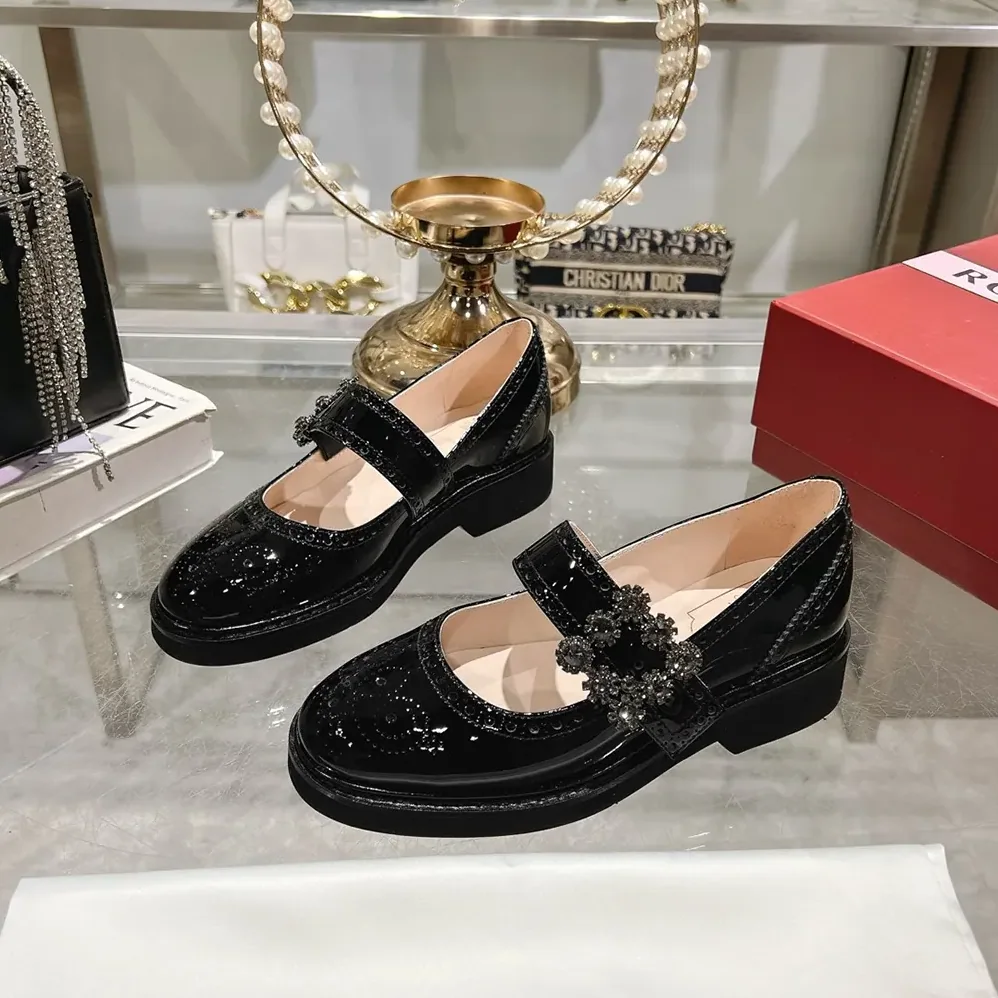 Roger Vivier Viv' Rangers Mary Janes in Leather for Women in Black Roger Vivier Viv' Rangers Mary Janes in Leather for Women in Black