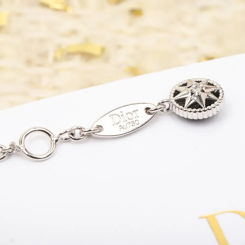 Dior Rose des Vents Bracelet White Gold Diamonds Mother-of for Women in Pearl and Onyx Dior Rose des Vents Bracelet White Gold Diamonds Mother-of for Women in Pearl and Onyx