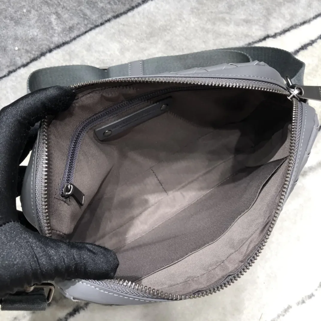 Bottega Veneta Classic Intrecciato Gray